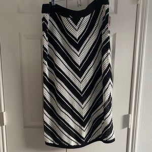 Sofia by Sofia Vergara Black and White Chevron Pencil Skirt